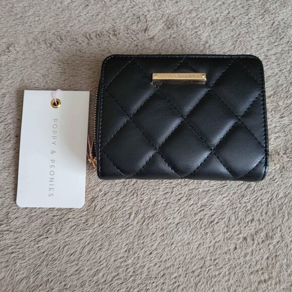 Poppy & Peonies Handbags - Poppy & Peonies small quilted vegan leather wallet